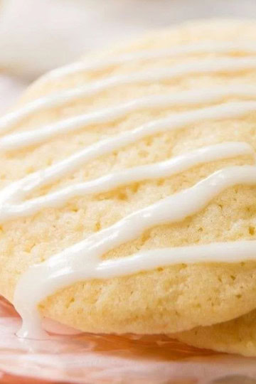 plate of frosted lemon zucchini cookies